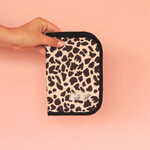 Portadocumentos De Viaje Paprika Con Cierre Animal Print